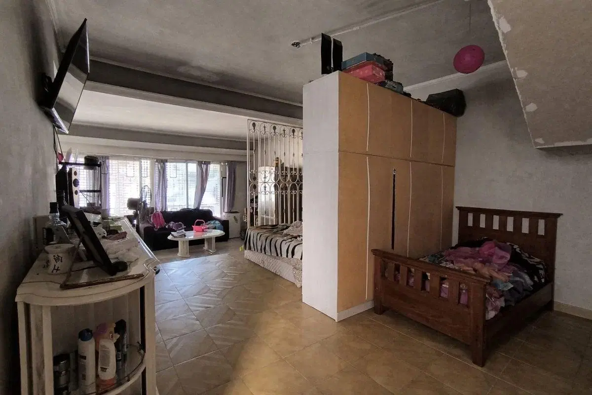 VENTA CASA 4 AMBIENTES MULTIFAMILIAR COCHERA 5