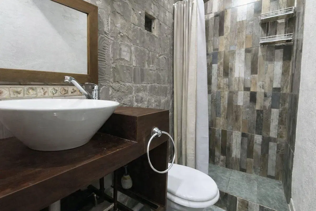 VENTA CASA 4 AMBIENTES MULTIFAMILIAR COCHERA 2