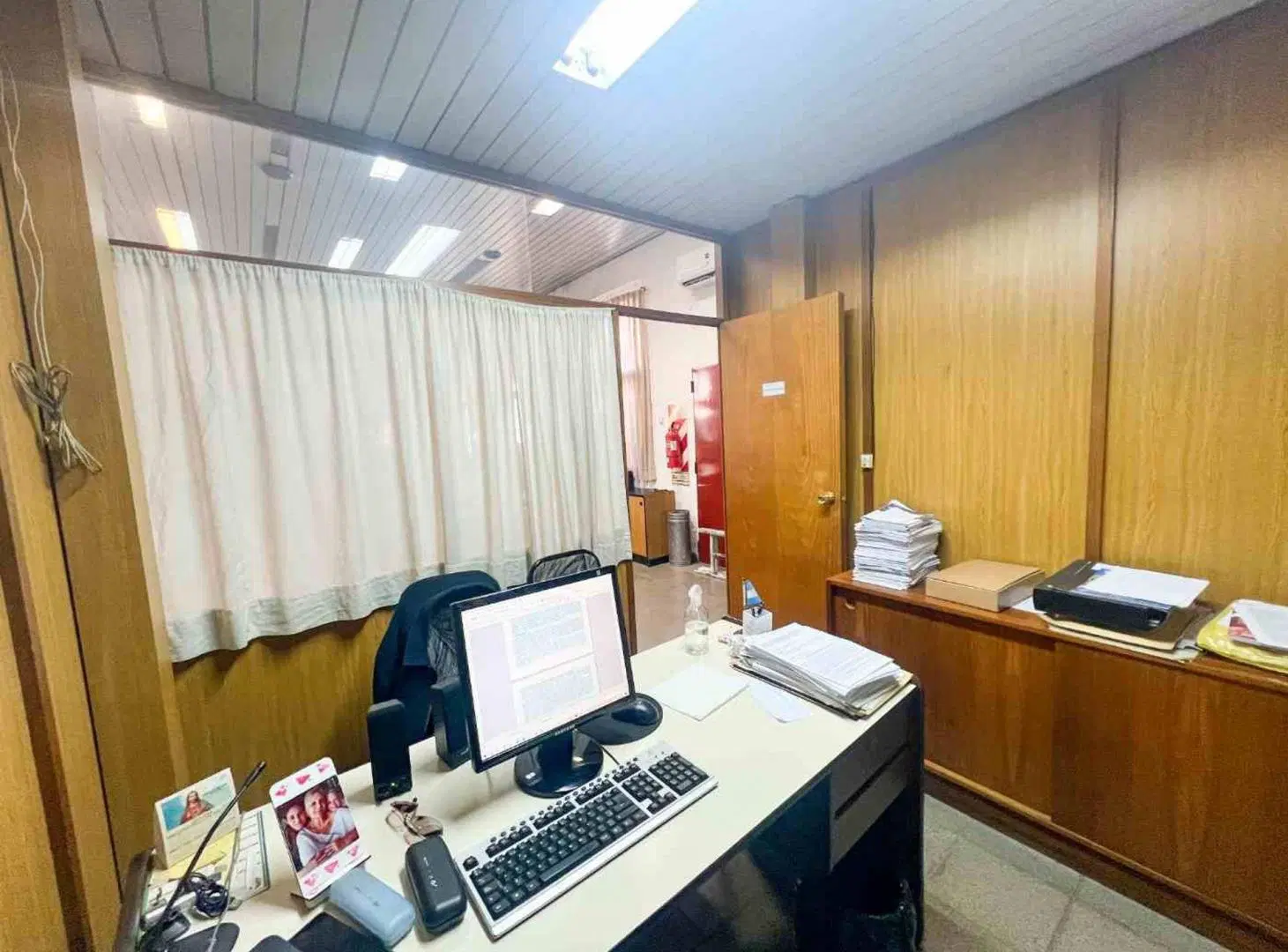 OFICINA EN VENTA ZONA COMERCIAL LOMAS DE ZAMORA 4