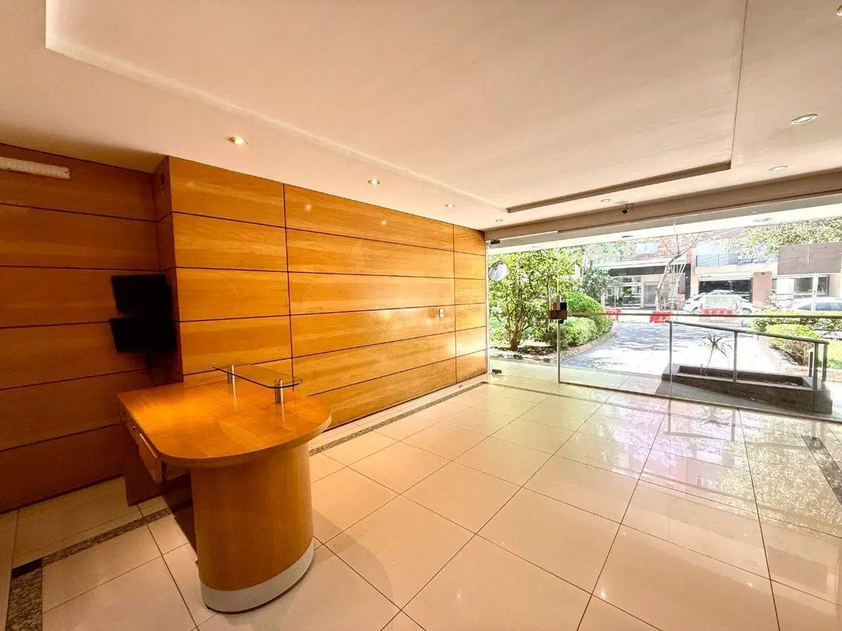 DEPARTAMENTO 4 AMBIENTES COCHERA BALCON 5