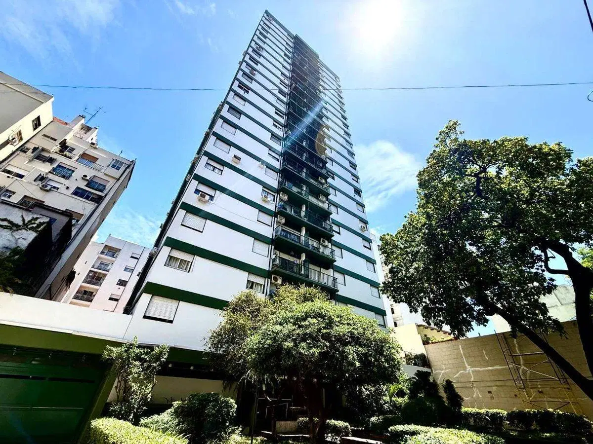 DEPARTAMENTO 4 AMBIENTES COCHERA BALCON 3