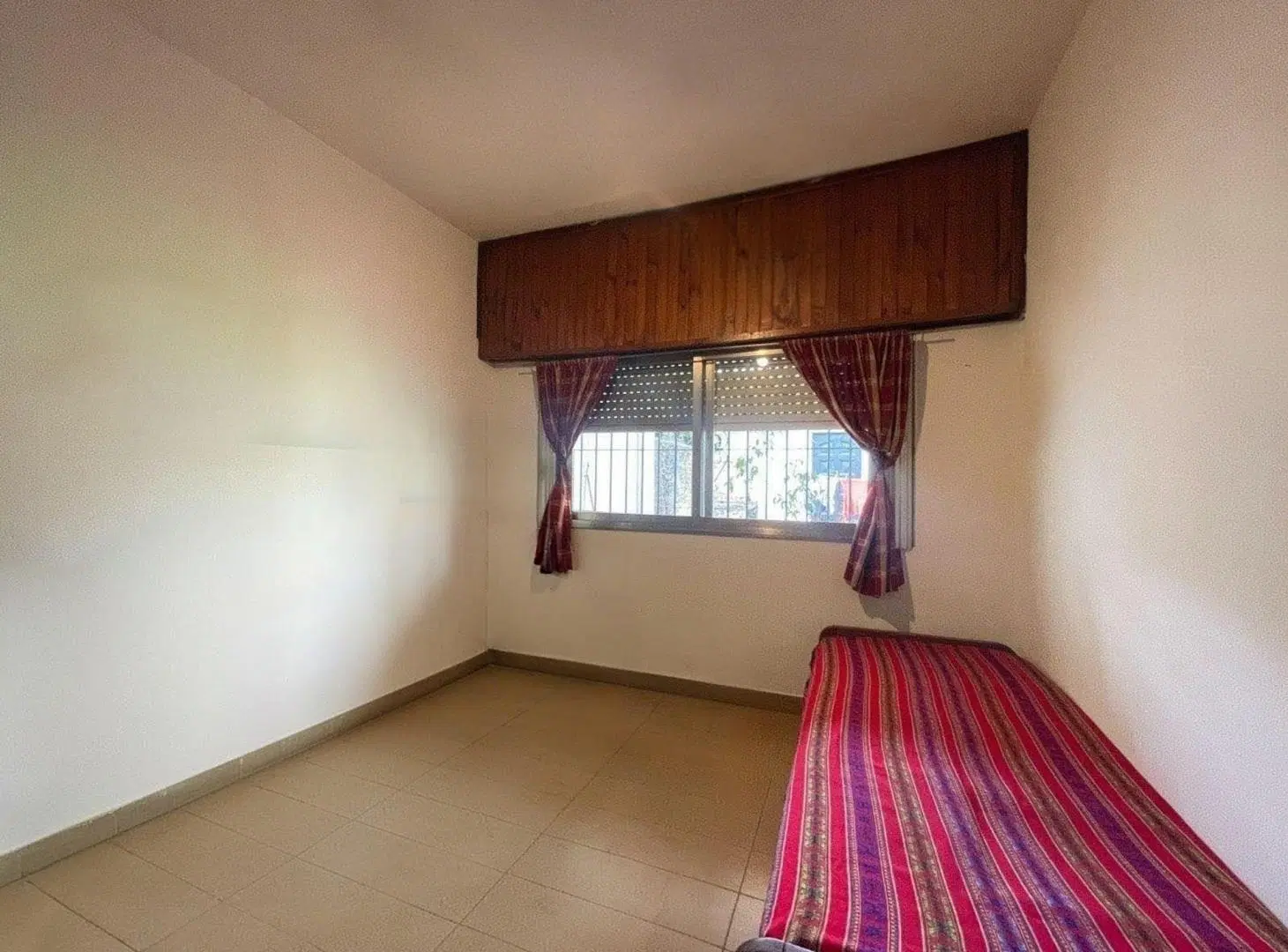 CASA 3 AMBIENTES COCHERA JARDIN PARRILLA LAVADERO 3