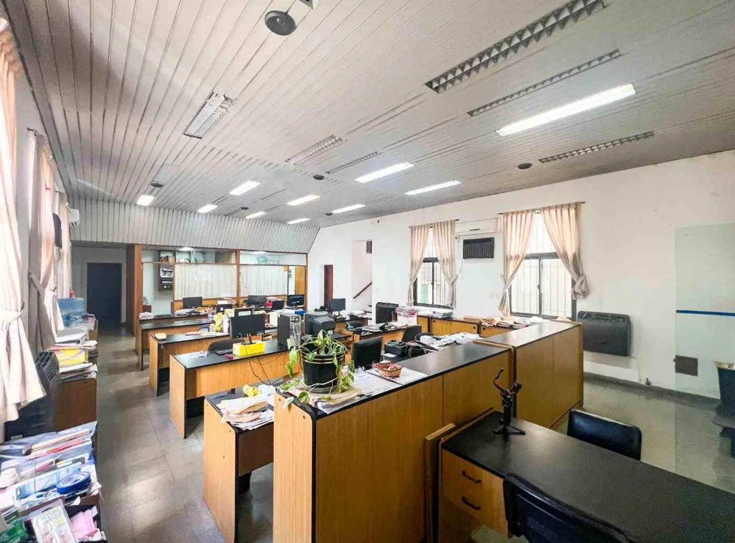 LOCAL EN VENTA ZONA COMERCIAL LOMAS DE ZAMORA 3
