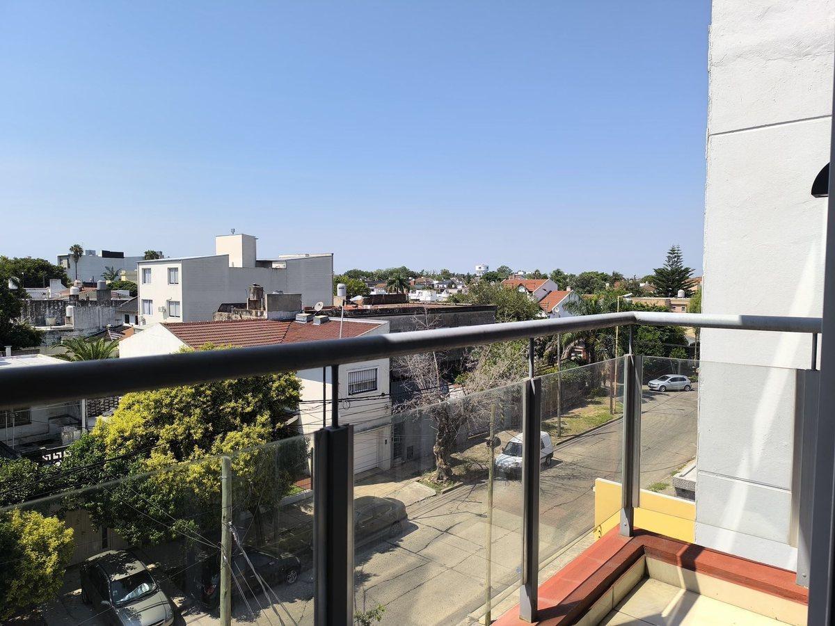 Foto de DEPARTAMENTO 2 AMBIENTES BALCON COCHERA, imagen 4