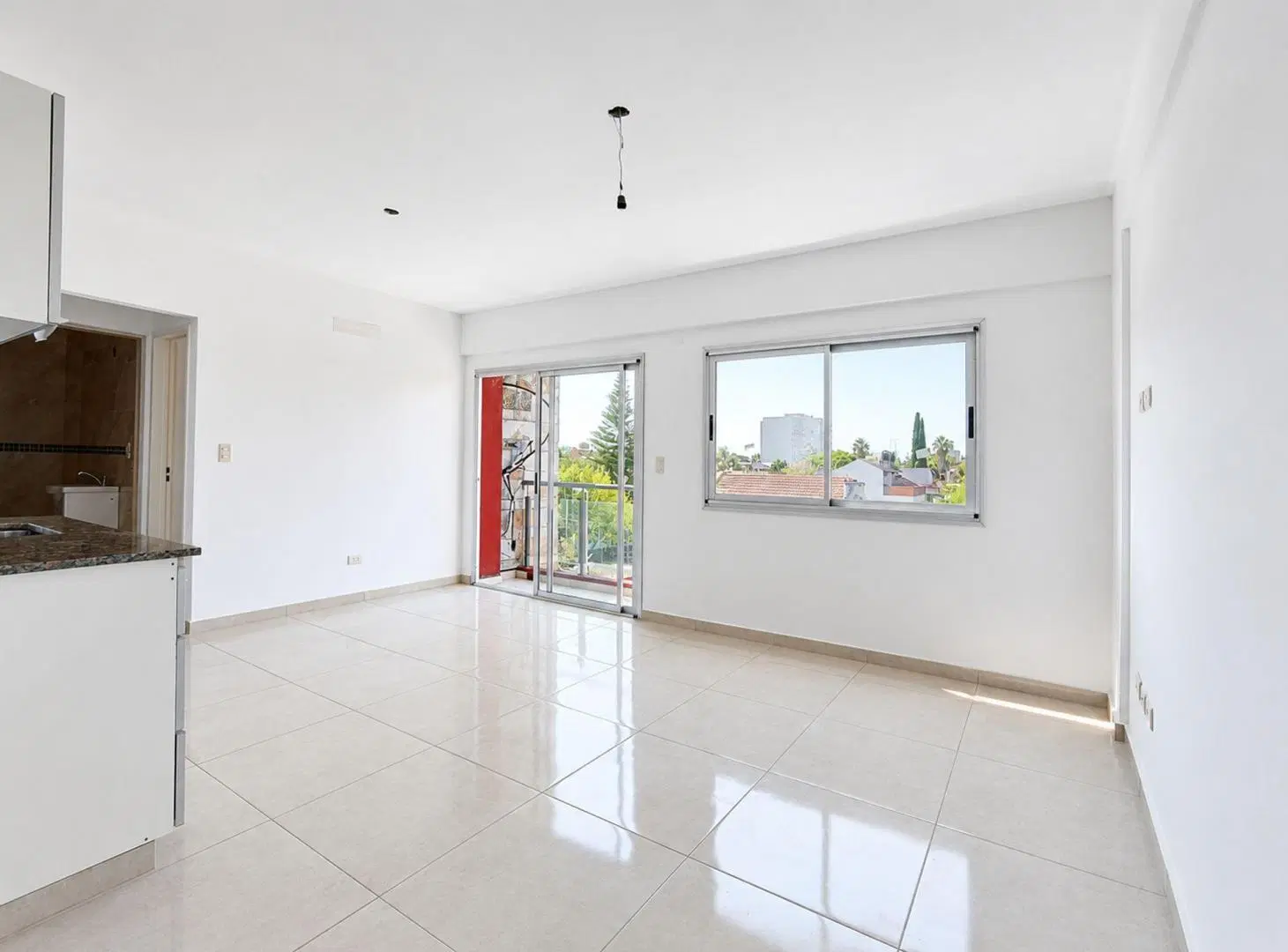 DEPARTAMENTO 2 AMBIENTES BALCON COCHERA 4