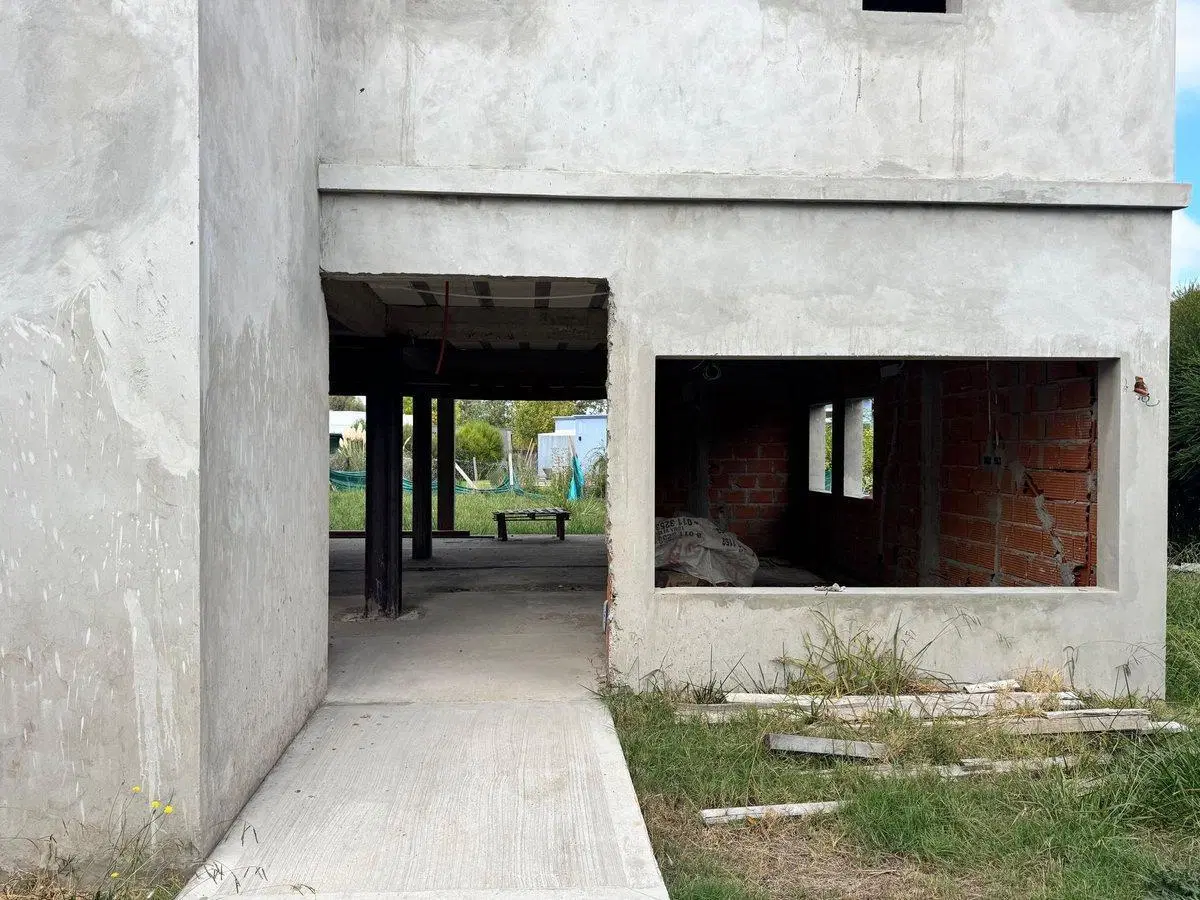 5 AMBIENTES A TERMINAR BARRIO HARAS SANTA MARIA 4