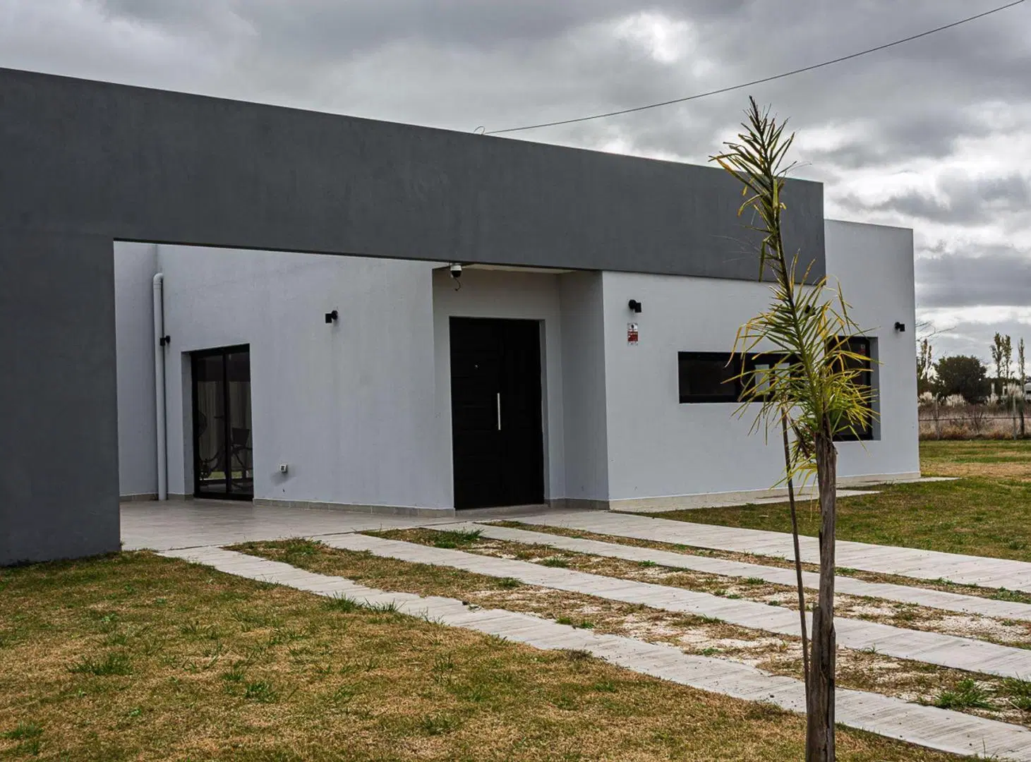 VENTA CASA 4 AMBIENTES PILETA PERMUTA VEHÍCULOS 4