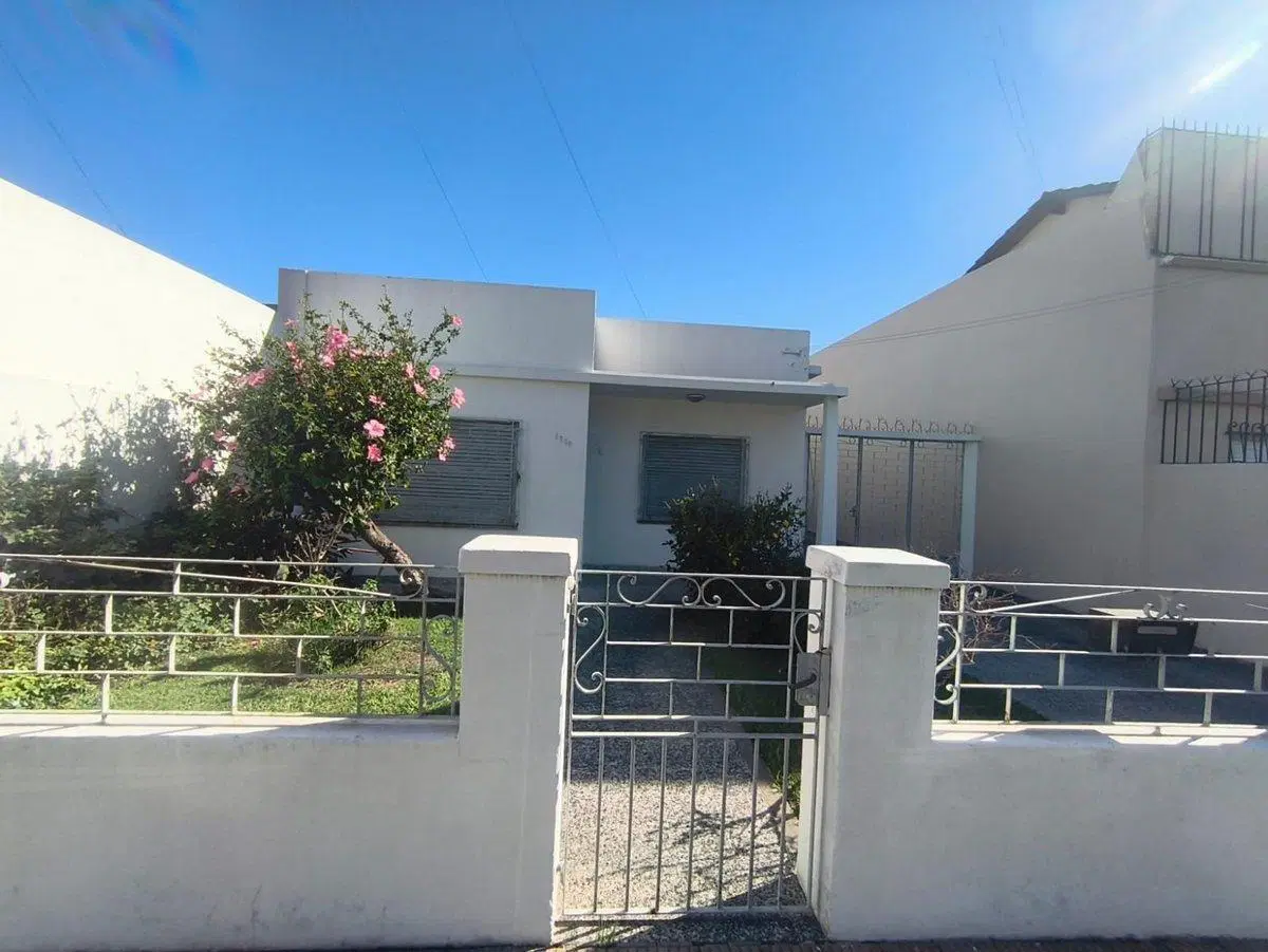CASA 3 AMBIENTES JARDIN APTO CREDITO ALDO BONZI 4