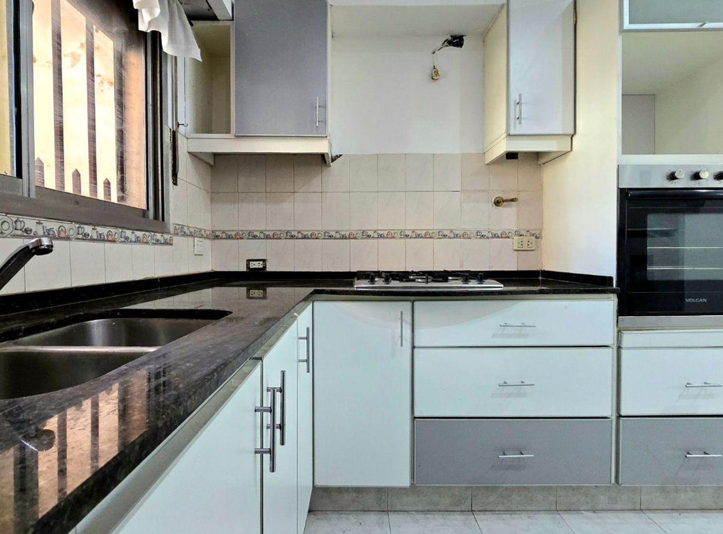 Foto de VENTA CASA AGRONOMIA 4 AMBIENTES COCHERA Y PATIO, imagen 4
