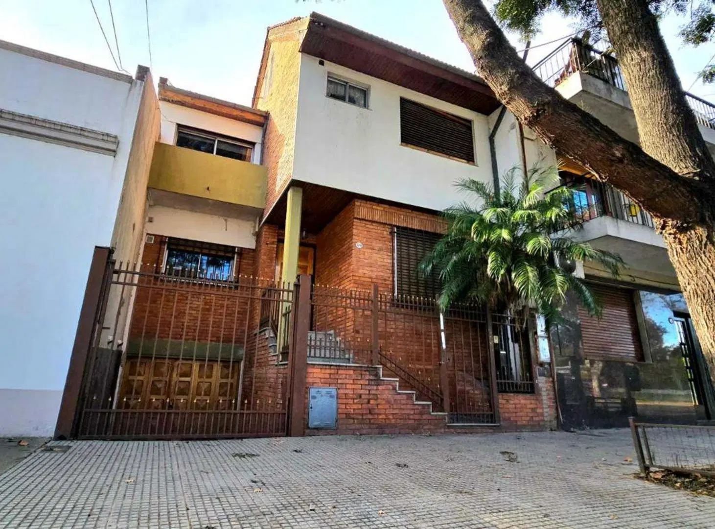 VENTA CASA AGRONOMIA 4 AMBIENTES COCHERA Y PATIO 2