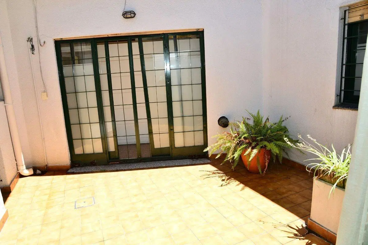 CASA 5 AMBIENTES COCHERA TERRAZA 4