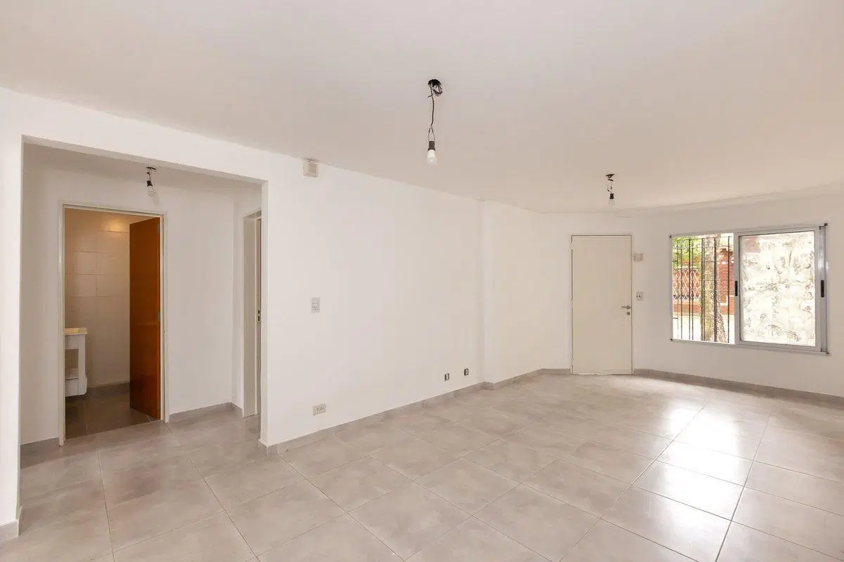 3 AMBIENTES CARAPACHAY JARDIN COCHERA PARRILLA 5