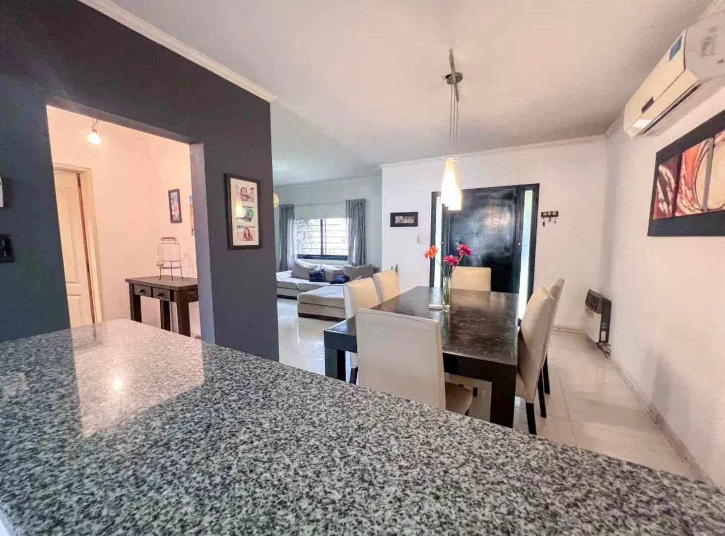 CASA 4 AMBIENTES CON JARDIN Y PILETA BURZACO 4