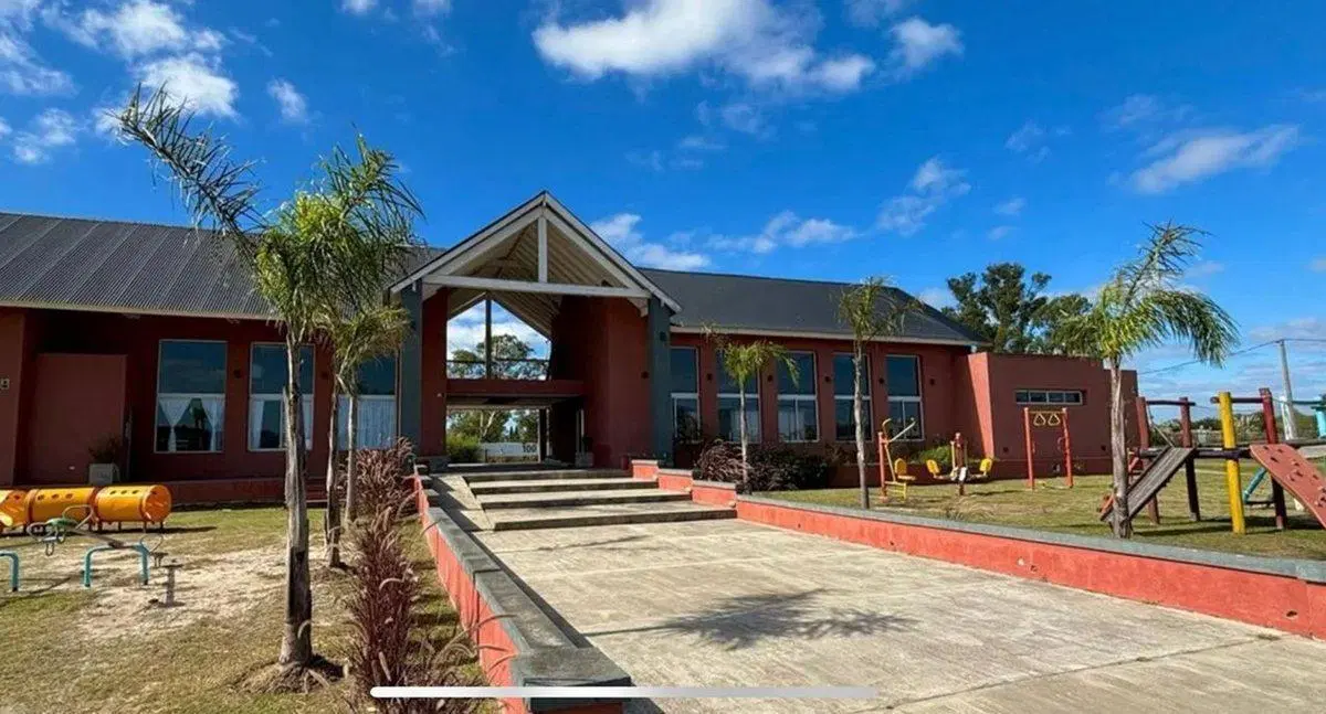 CASA EN CONSTRUCCION A LA LAGUNA LOTE 1000 M2 3