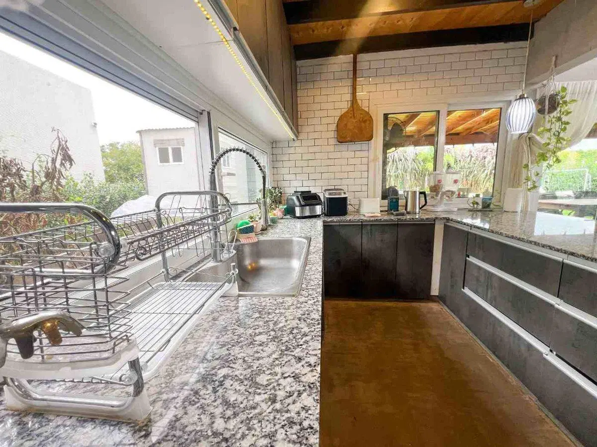 VENTA CASA 6 AMBIENTES SANTA ELENA PILETA CAVA 4