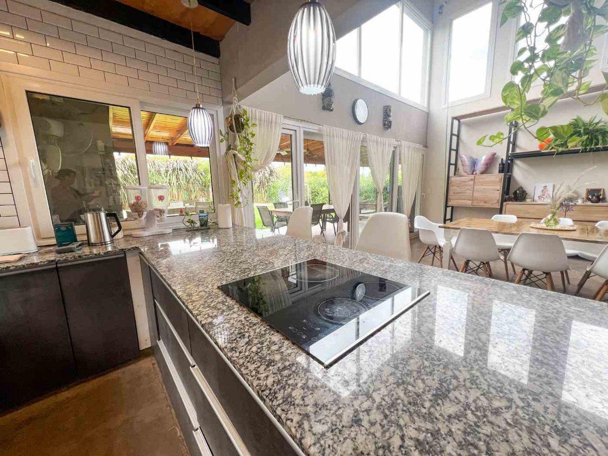 Foto de VENTA CASA 6 AMBIENTES SANTA ELENA PILETA CAVA, imagen 5