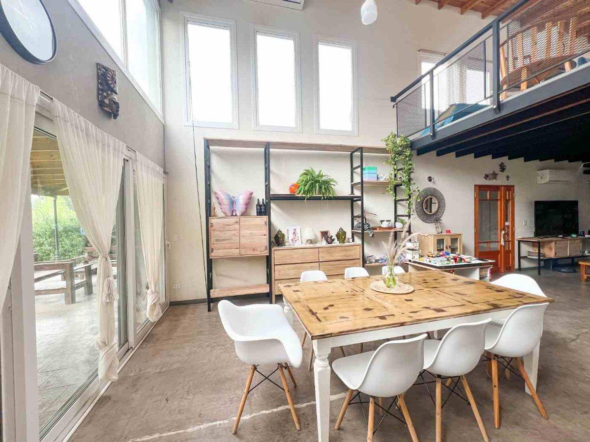 Foto de VENTA CASA 6 AMBIENTES SANTA ELENA PILETA CAVA, imagen 1