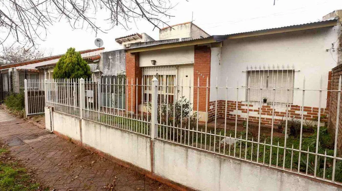 CASA 3 AMBIENTES LONGCHAMPS PATIO 5