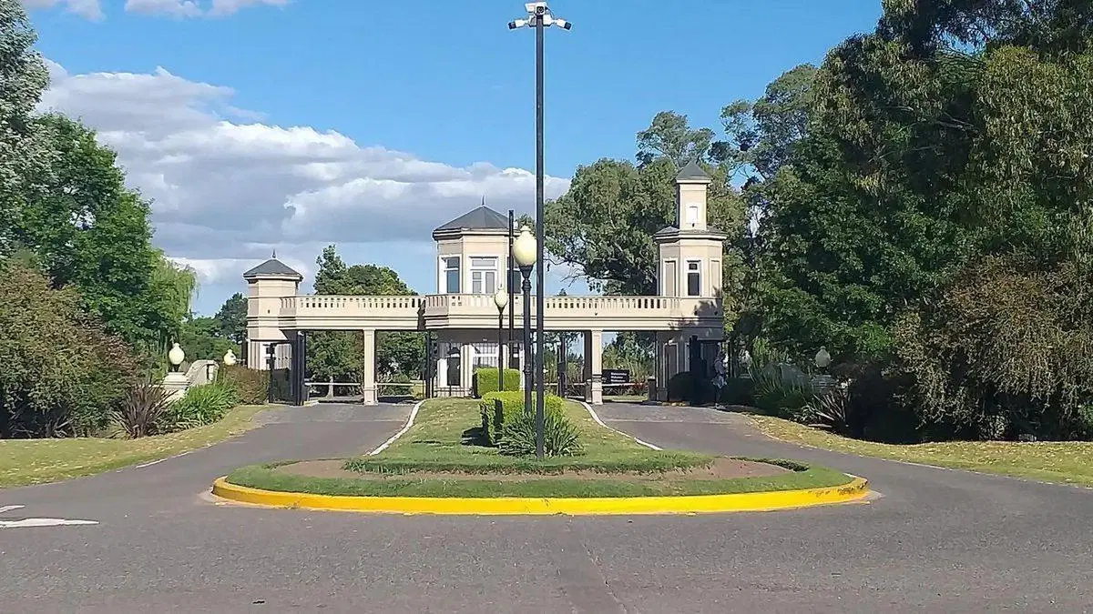 LOTE AL GOLF 1600 METROS COUNTRY SAN ELISEO 3
