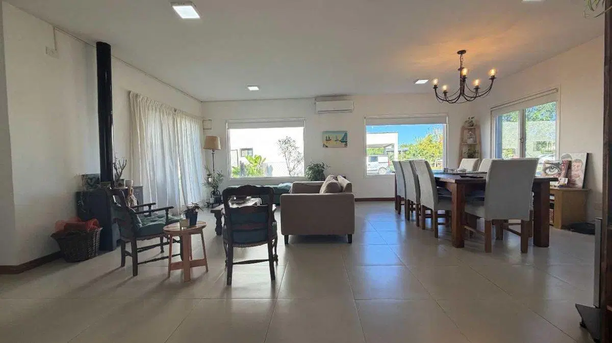 CASA 5 AMBIENTES HARAS SANTA MARIA PARQUE PILETA 3