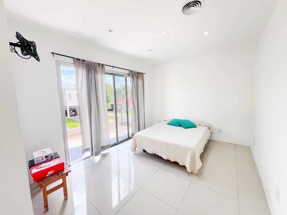 CASA 4 AMBIENTES BARRIO HARAS MARIA VICTORIA 3