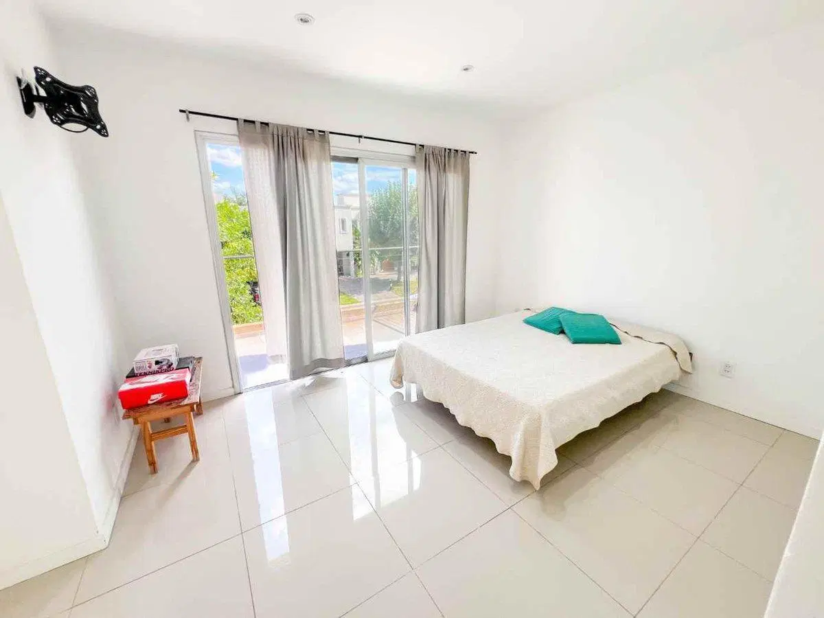 CASA 4 AMBIENTES BARRIO HARAS MARIA VICTORIA 8