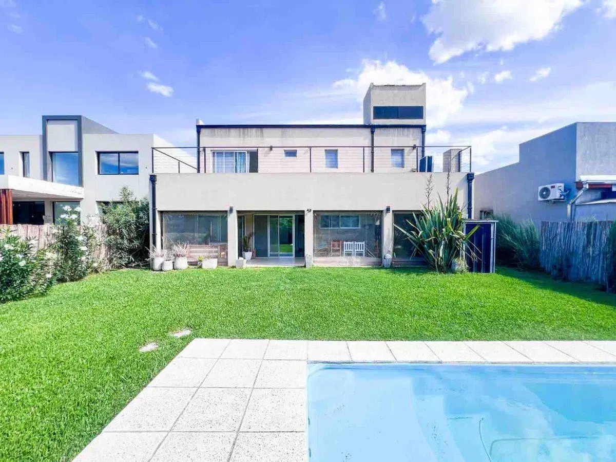 CASA 4 AMBIENTES BARRIO HARAS MARIA VICTORIA 5