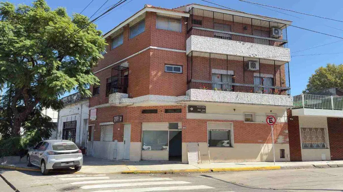 LOCAL EN ESQUINA VENTA NUEVA POMPEYA SIN EXPENSAS 4