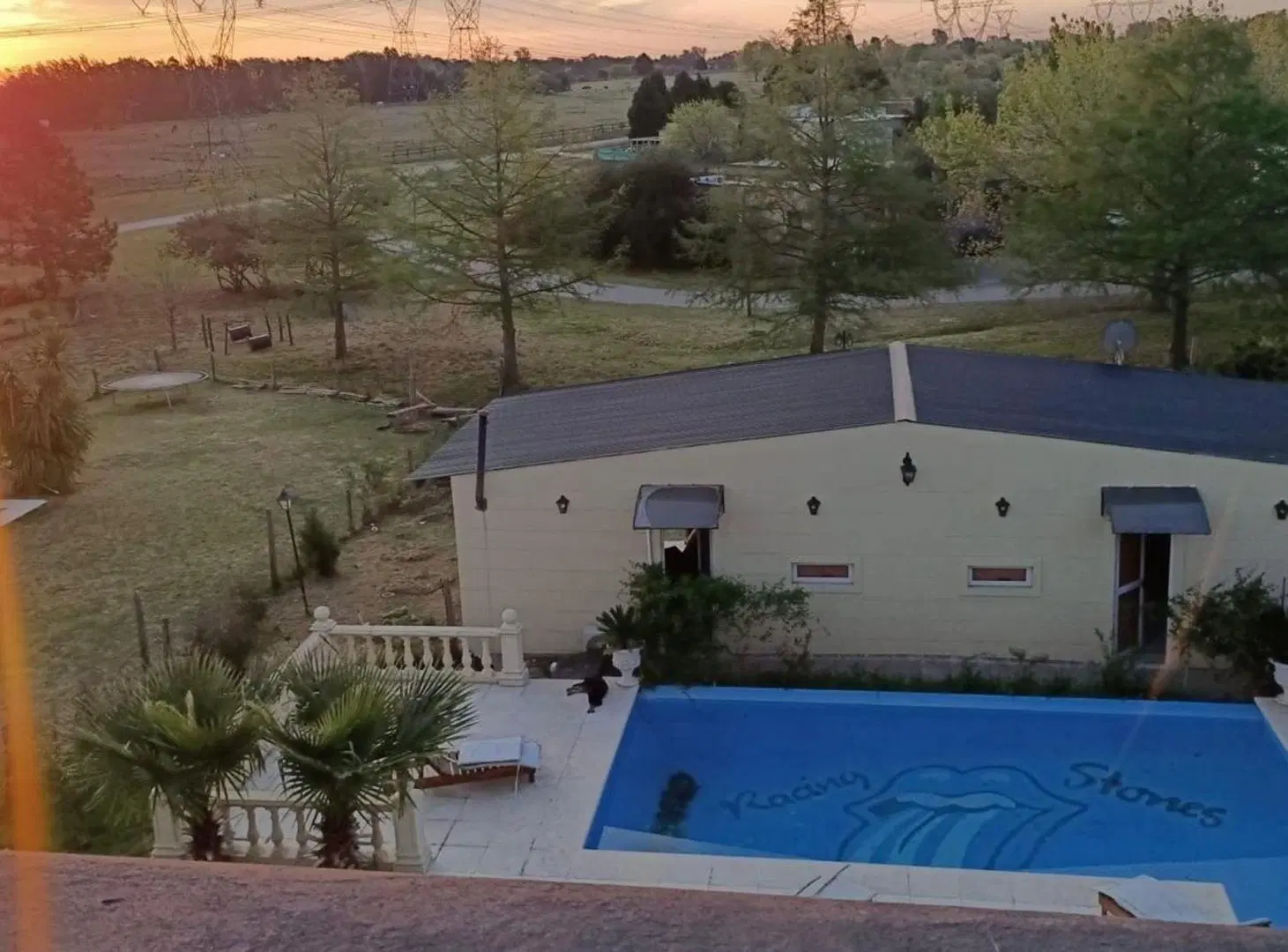CASA EN VENTA ESTILO FRANCES 6 AMBIENTES 4