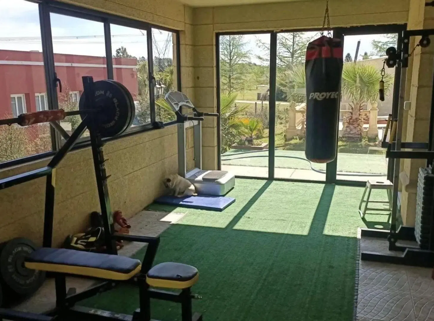 CASA EN VENTA ESTILO FRANCES 6 AMBIENTES 5