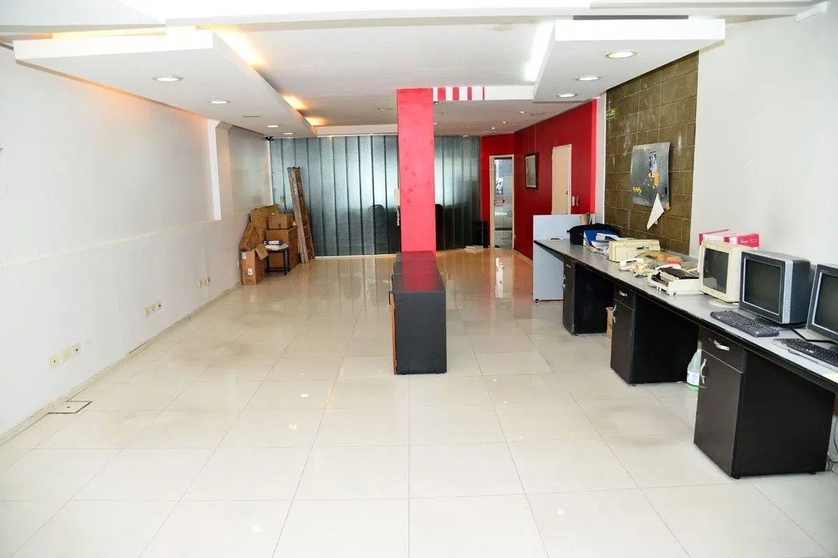 ALQUILER COMERCIAL 240 METROS TOTALES 4