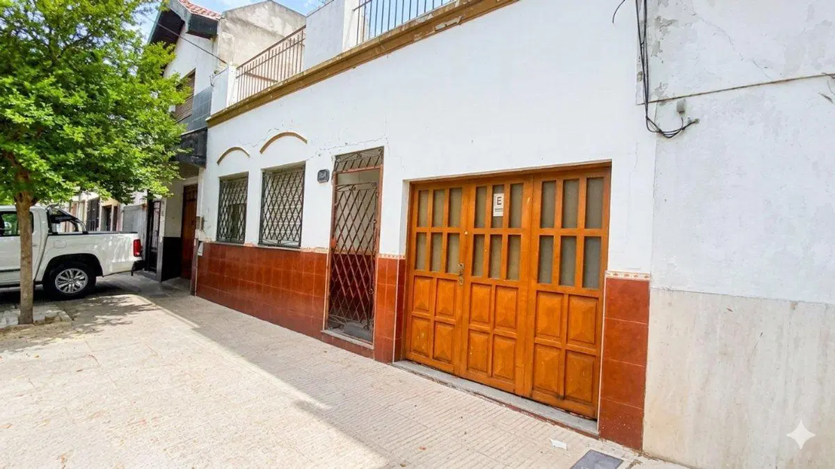 LOTE 255 METROS 4 AMBIENTES COCHERA PATIO  PARQUE 5