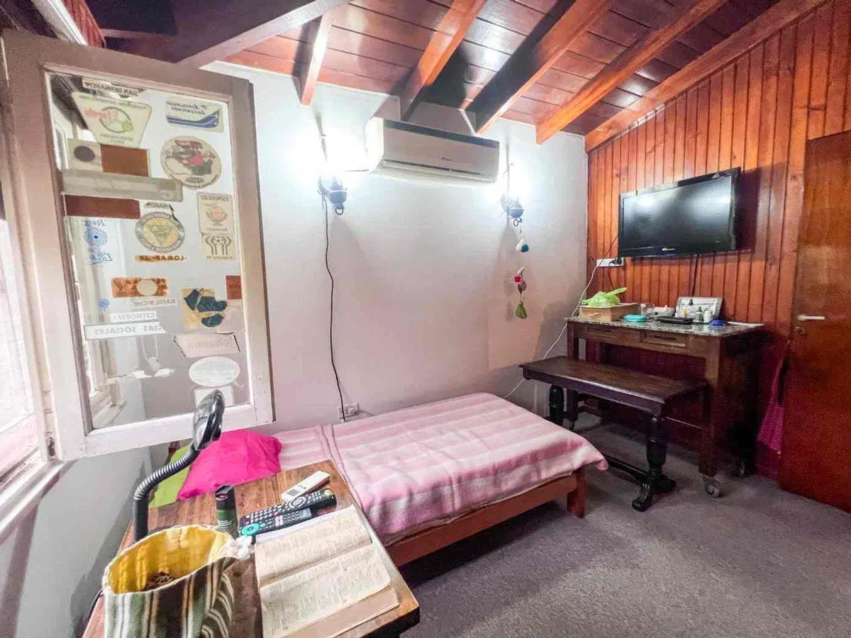 CASA 4 AMBIENTES CON JARDIN Y COCHERA 8