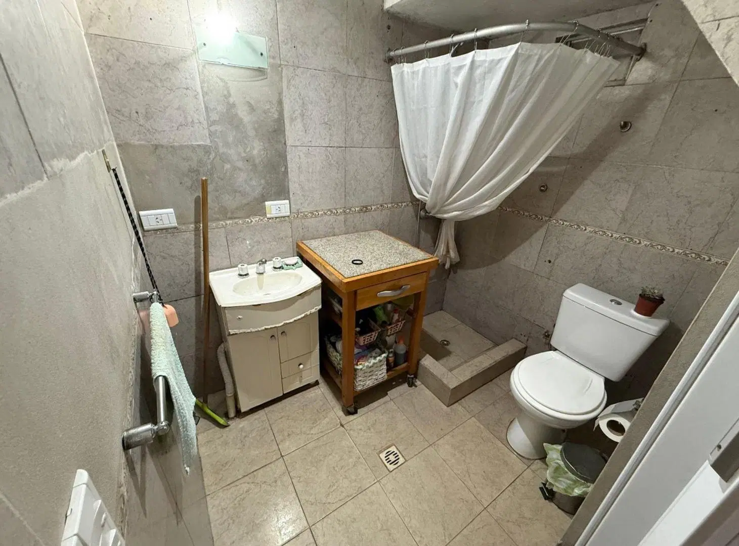 CASA MULTIFAMILIAR 4 AMBIENTES PILETA LAVADERO 5