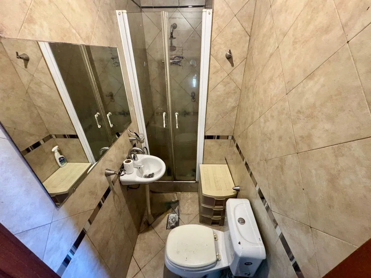 CASA 8 AMBIENTES RENTA ISIDRO CASANOVA 8