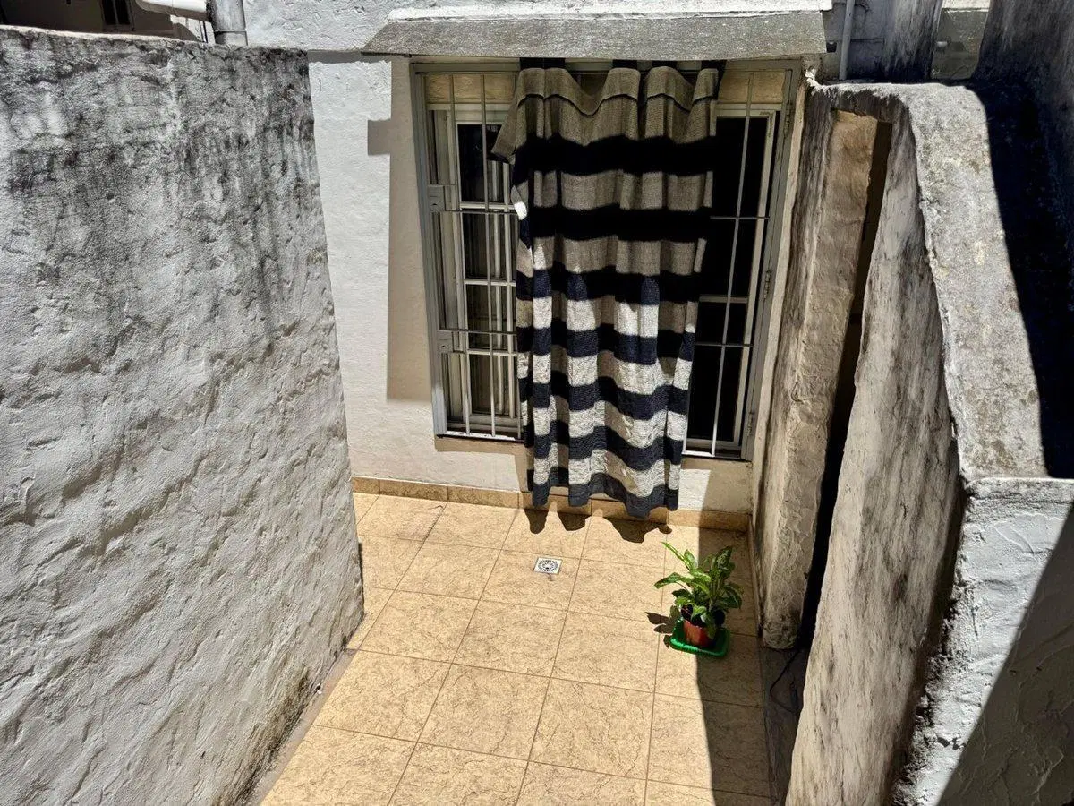 CASA 8 AMBIENTES RENTA ISIDRO CASANOVA 5