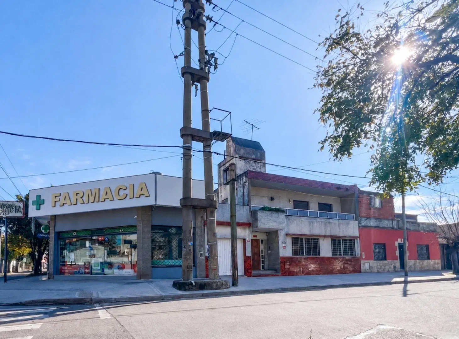 VENTA LOCAL CON VIVIENDA BARRIO AGUERO MORON 2