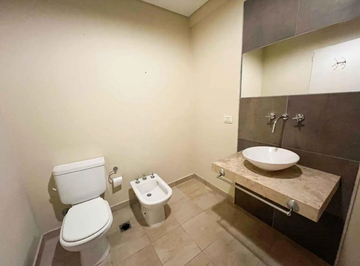 DEPARTAMENTO EN VENTA 3 AMBIENTES EN ADROGUE 8