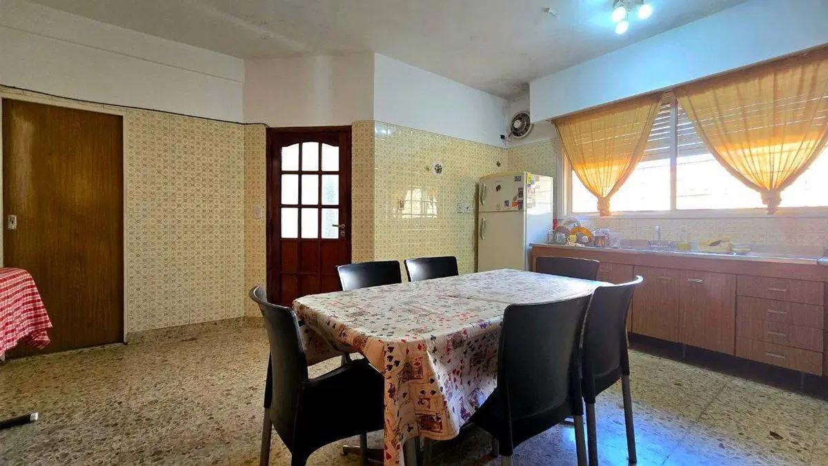 CASA VENTA 5 AMBIENTES COCHERA PATIO VERSAILLES 8