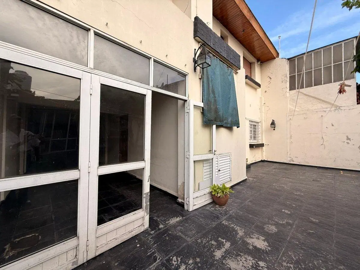 CASA 5 AMBIENTES COCHERA JARDIN  PALOMAR 2