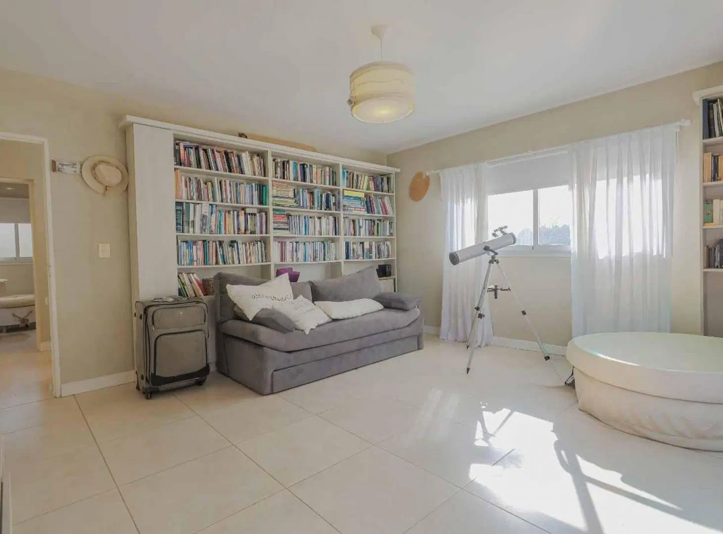 CASA HARAS SANTA MARÍA  IMPECABLE EN CU DE SAC 3