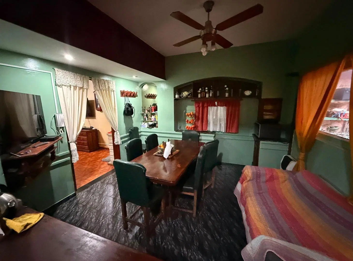 VENTA CASA 6 AMBIENTES COCHERA TABLADA 2