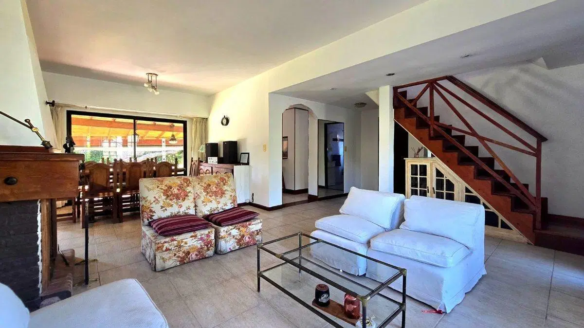 VENTA DE CASA 4 AMBIENTES EN LOMA VERDE ESCOBAR 2