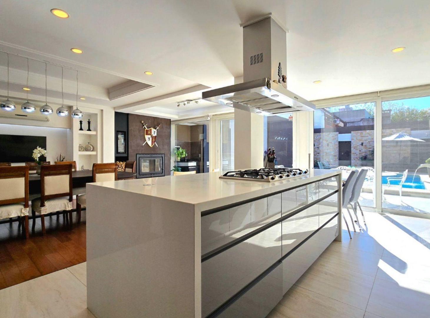 Foto de VENTA CASA 5 AMBIENTES VILLA LUGANO PILETA PARQUE, imagen 5