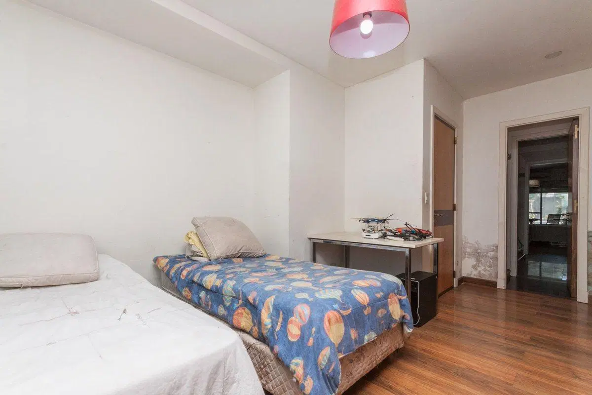VENTA CASA 4 AMBIENTES COCHERA JARDÍN PISCINA 5