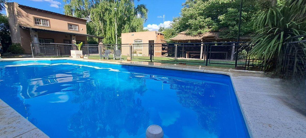 Foto de CASA QUINTA 3 AMBIENTES PISCINA QUINCHO PARQUE, imagen 1