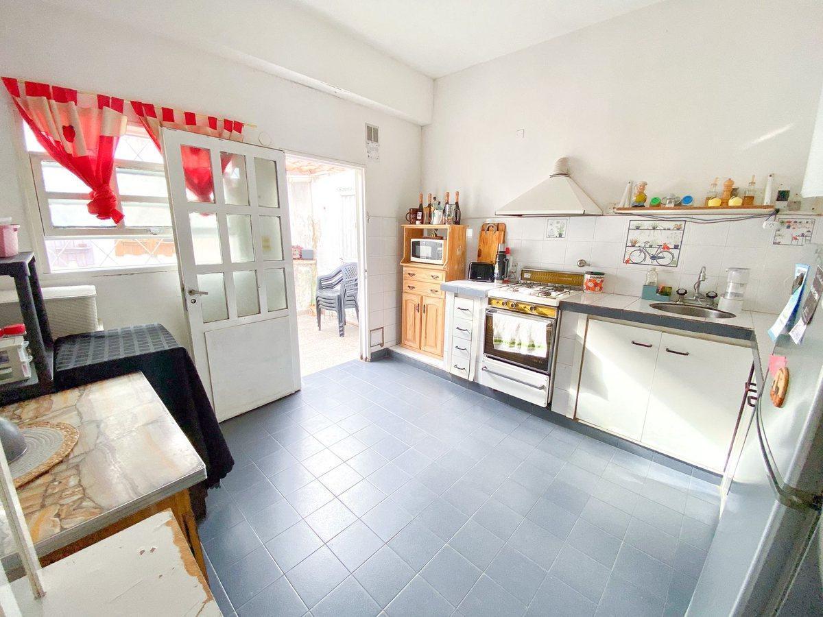 Foto de VENTA PH 3 AMBIENTES PATIO Y TERRAZA LANUS OESTE, imagen 2