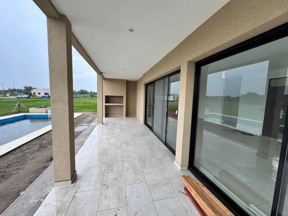 Foto de CASA EN CONSTRUCCION BARRIO EL ENSUEÑO 200 METROS, imagen 3