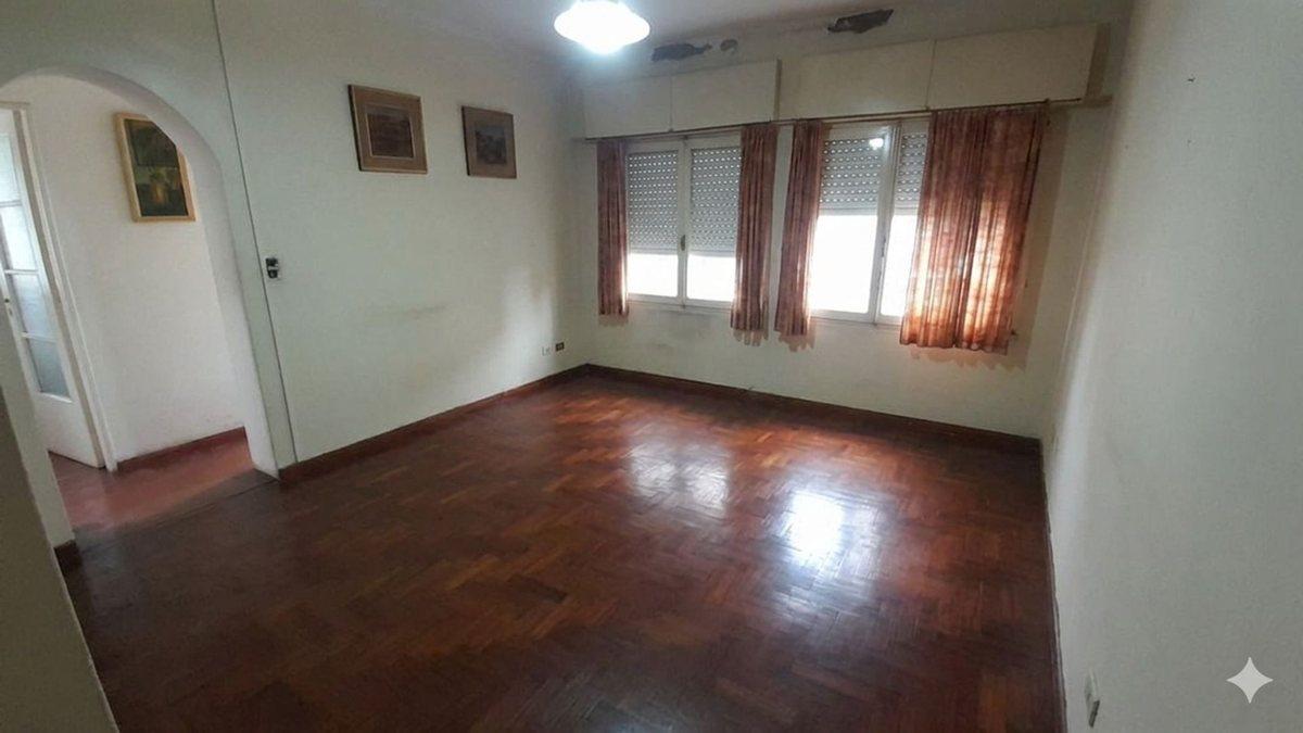 Foto de LOTE 255 METROS 4 AMBIENTES COCHERA PATIO PARQUE, imagen 3