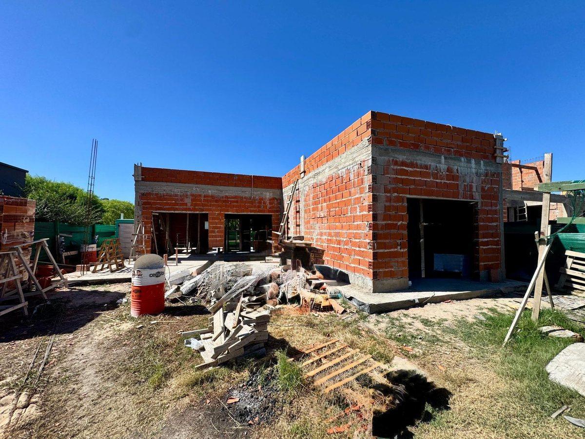 Foto de CASA 4 AMBIENTES SAN RAMON A ESTRENAR, imagen 2